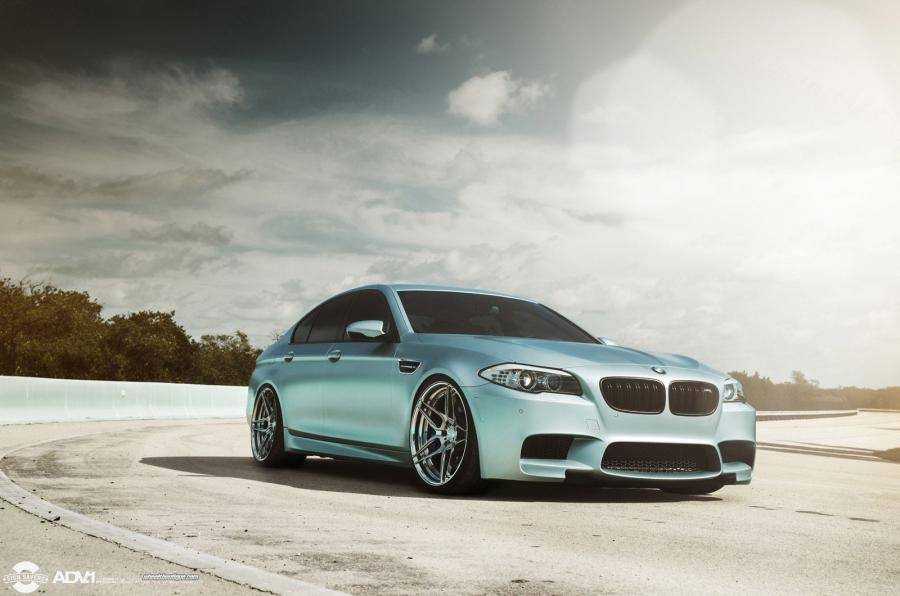  BMW M5 on ADV.1 Wheels (ADV05SMV2CS) 2015 года  (фото 2 из 16)